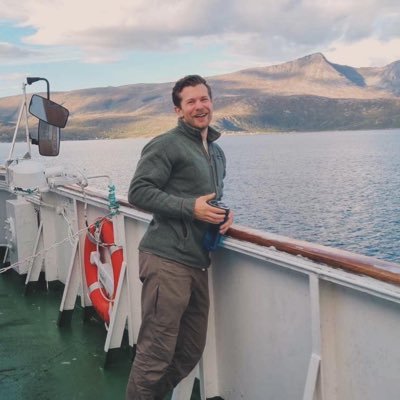 Eiendomsforvalter og utleier, aksjer.