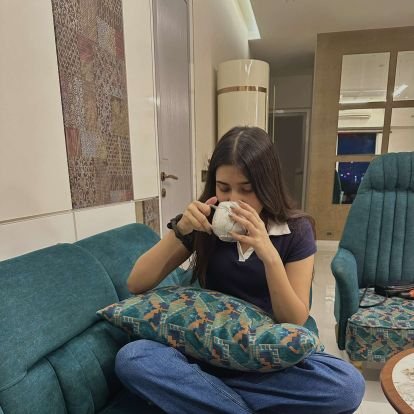 Deepanshi28's profile picture. 🌻                                                                                                              snapchat- deepanshii_7 ● Instagram- deepanshii_8