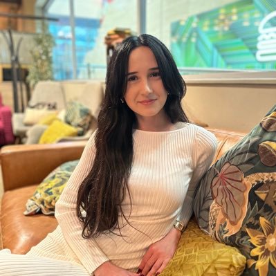 🎥 Freelance Broadcast Journalist CNBC, City AM🎙 Presenter, Producer & Sports Editor @thisisriverside Multilingual 🇬🇧 🇷🇴 🇪🇸