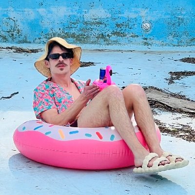 budaymatyasmano's profile picture. the naked man fears no pickpockets