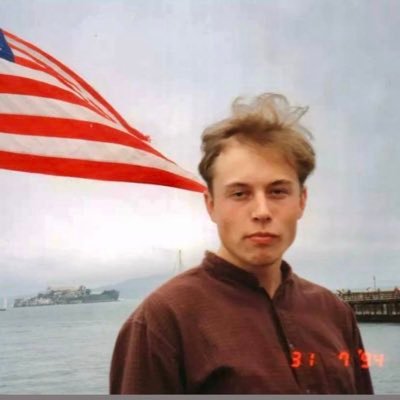 CEO_Spacex* leslar •Founder_Ine boring company CO_Founder Neural link,