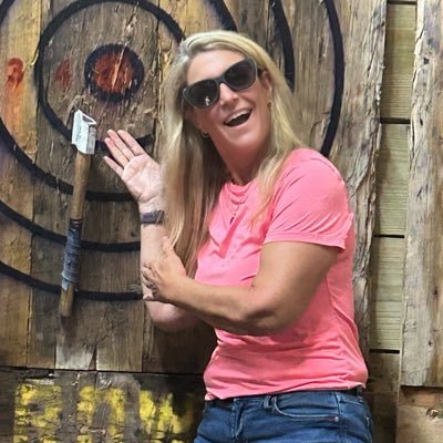 🇺🇸Conservative Runner and Wine Snob. I love my God, this country and am a MAGA Deplorable 🙌 No DM’s please!! 💕