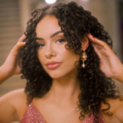 allthingszoet's profile picture. USA Gen-Z UGC Creator | I help brands like yours grow with natural-feeling ads| partnered with 100+ brands and agencies| 💌 info@allthingszoet.com