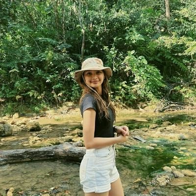 dumpbr0ke's profile picture. messy