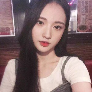 aya900735778087's profile picture. 