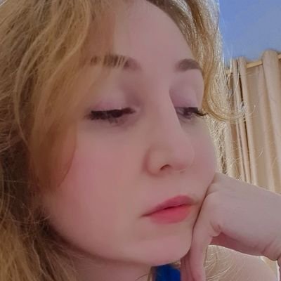 بگو از شب کوچه ها
پرسه های بی هدف
کوچه باغ انتظار
بوی بارون و علف