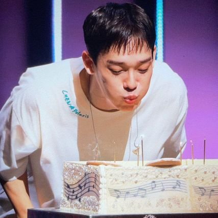 if you focus on the hurts, you will continue to suffer.
if you focus on the lesson, you will continue to grow ❣️ (@CHEN_INB100)