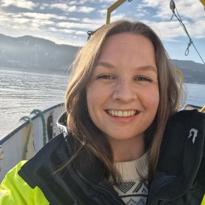 PhD student in @MarineNeuroLab 🌊🧠 | MSc Marine Biology @univgroningen 🐟 | Previously studied cuttlefish camouflage behaviour @mpibrain 🐙 (she/her)