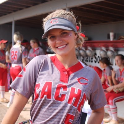 Christian | Student-Athlete | Track/Softball| Soli Deo Gloria | Cameron softball commit ⛏️💛🖤