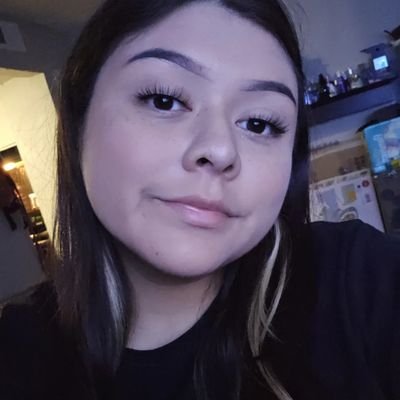 ezzyfnene's profile picture. 👨‍👩‍👦👭|| kpop stan❤️ || pattern&surl🌵💙