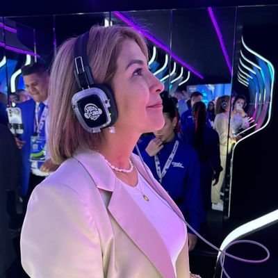 Mujer leal y patriota, orgullosa de ser venezolana.