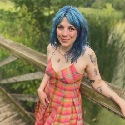Find me on Threads: @lmnopq “I hate it here so I will go to secret gardens in my mind” 🙃