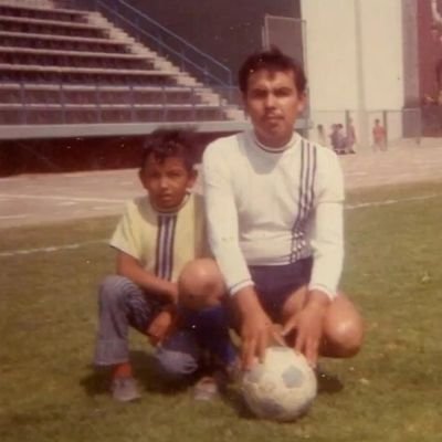 bat_rmv's profile picture. Emprendedor, Esposo y Padre.