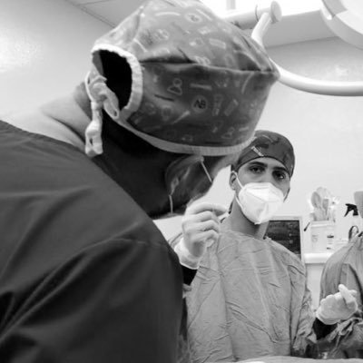 Médico 🩺 | Apasionado por la cirugía ✂️ y la tecnología 💻 | Compartiendo medicina 🧬, tecnología 📲 y cosas de la vida 🌍. ¡Sígueme para más #MedLife #Living