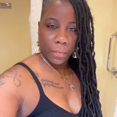 Mom•Certified Life Coach•Speaker• Author• Counselor👣@2lovelyladyle