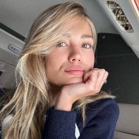 Aija (@aija021) 's Twitter Profile