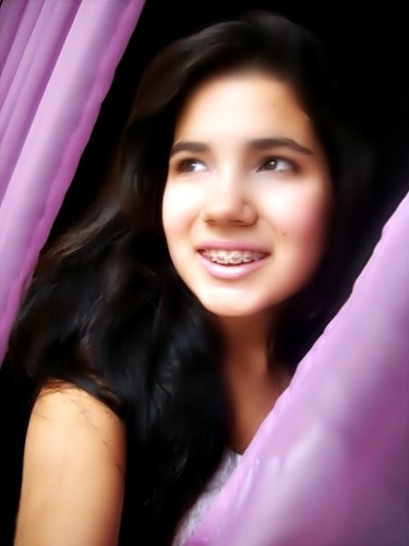 Cansei das críticas fúteis das pessoas! Minha vida, minhas escolhas, meus erros. Não seus. (: