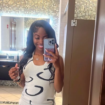 x_rb_'s profile picture. ~it’s the simple things in life.