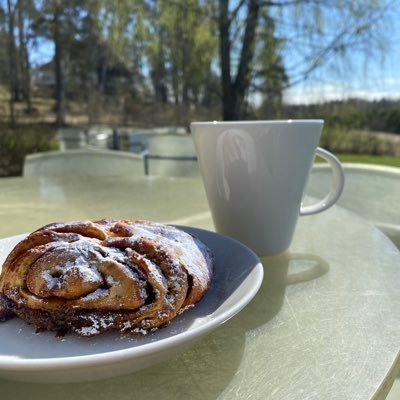 harriturunen3's profile picture. between