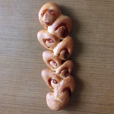 Hiyasiraisu's profile picture. 千句目指し、自作俳句を公開。投句先いろいろ。俳号、ぉ村椅子（ぉむらいす）、平手打チメガネ→うましか。子規、山頭火。障害者枠でパン屋勤務九年。アイコンはベーコンエピです。自分への厳しさ（？）として、こちらからのイイネはしていないです。修行のようなことが好きで。読んでいただきありがとうございます✨️✨️✨️