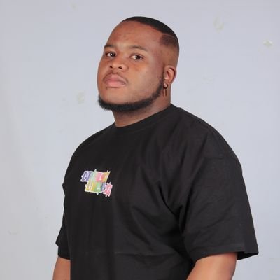 📀Gold Selling Music Producer
🏆SAMA Nominated Music Producer
Musician | DJ
Musical Director
Bookings : 0729383612 📲