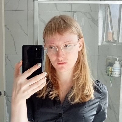maramarararara's profile picture. I wish I was locking in rn
