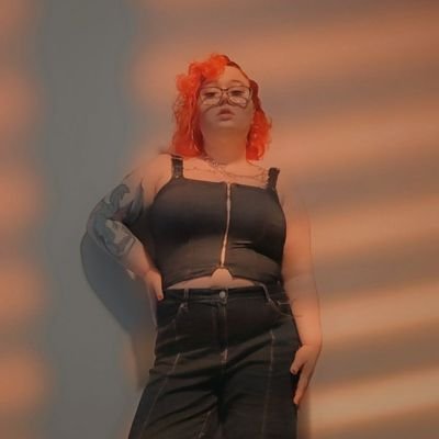 BunnyQueenRab's profile picture. never marry your friend, marry your enemy that way you know where the bullet is coming from