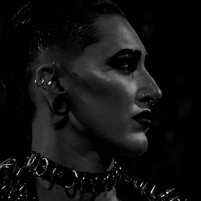šµš¶š» RHEA RIPLEY.
The demon in your dreams.
Brutality. Killer instinct.
MDNI. half OC. @WatchMeExtreme lover.