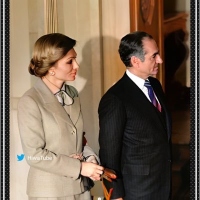 با آرزوی فردایی بهتر، و تا برآمدن افتاب از فراز البرز، زاگرس، دنا، سبلان، الوند، تفتان، آبیدر، سهند، آسماری، وتابش آن بر فلات ایران 💙👑زنده باد میهنم.جاوید شاه