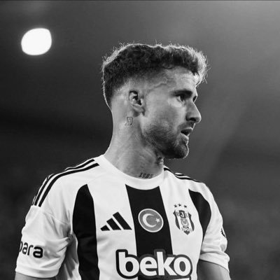 feda190303's profile picture. 🦅