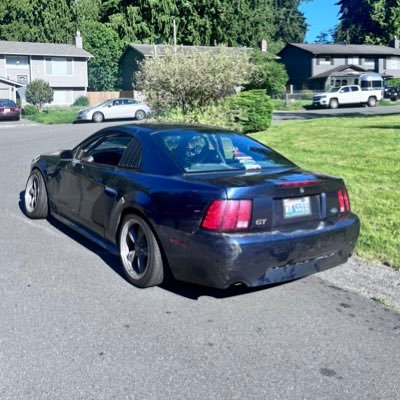 atizrmmm's profile picture. whatup i stream sometimes on twitch and post on youtube