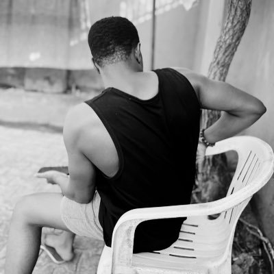 HenryMbaziira4's profile picture. Wanting to be someone else is a waste of who you are. This above all: to thine own self be true🤨🤨🤨🤨