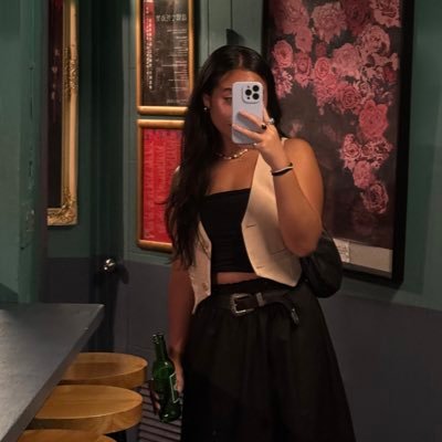 emhotz's profile picture. 🍉