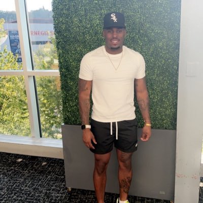 bwillballer814's profile picture. 🏈👨🏿‍🎓  SC Baller814