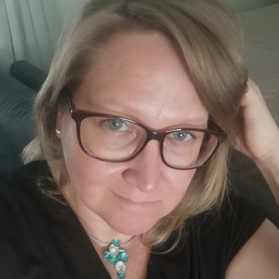 Yrittäjä BurSalad / tarinankertoja Yhden Tähden Tarina 🌟 4 lapsen äiti.
Sydäntään pitää aina kuunnella, noudattaa sen hiljaista ääntä.
Omnia mea mecum porto.