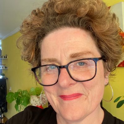 Msgrumpytoyou's profile picture. Feministe fatale met humor. En strikjes. Ligt meestal onder een kat.