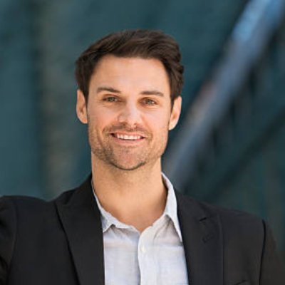 Ex head of google sales teams 2009 | Shareholder board of the biggest magazine group | 15m+ Generated for private ventures | Currently private consultant.
