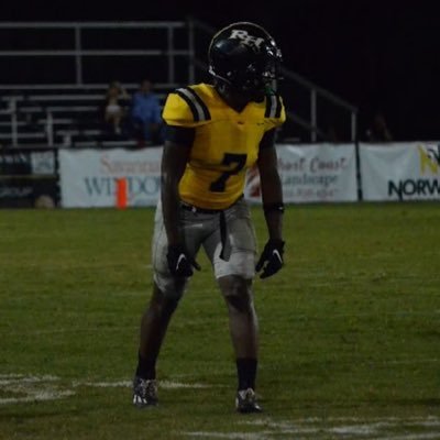 6’0,190,(C/O 2027),3.2 gpa,bench 275,, squat 425,dl 455,34 inch vert, 20.19 mph, richmond hill high school,(WR/ATH)(pg/sg) NCAA ID 2309101409 contact 9125726729