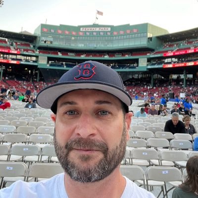 Sports fan. Music Nerd. Pug dad. Concerned citizen. | Red Sox | Patriots | UVM hoops | Pearl Jam | heavy metal | outlaw country | denim chicken |