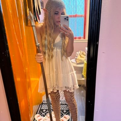 Full-Time Artist, Part-Time Final Girl. VHS Collector and #1 at Rolling Ones. I love all things Horror, Sci-Fi and Fantasy.