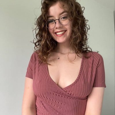 ❤️Ciao sono Paoletta Demello ❤️ 📍vivo ad Avellino in Italia📍 🥰lavoro come estetista in formazione😍 💋sono felice di conoscerti scrivimi💋