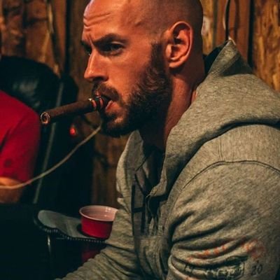 Modelo de Radio, Soy 97% sarcasmo y el otro 3% también.
Sin filtro, aquí se habla de todo, a veces en serio y otras no tanto.
Dueño de la Sra Guic 😏