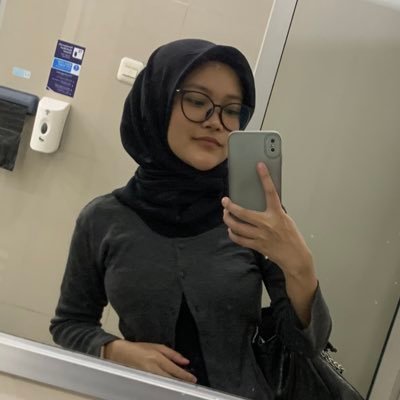 UI/UX Designer Crafting smooth experiences for SaaS, AI, Web3 & Startups ✿ Let’s make boring software beautiful again 🪄
Hit me up : hi.amelianr@gmail.com