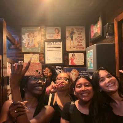 PaulaE1126's profile picture. .