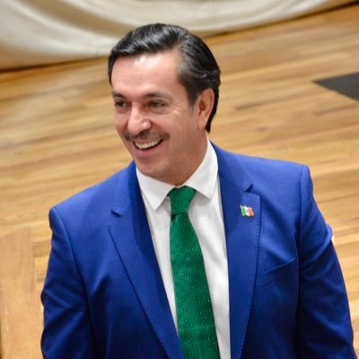 “Cuando comprendas que toda opinión es una visión cargada de historia personal, empiezas a comprender que todo juicio es una confesión”