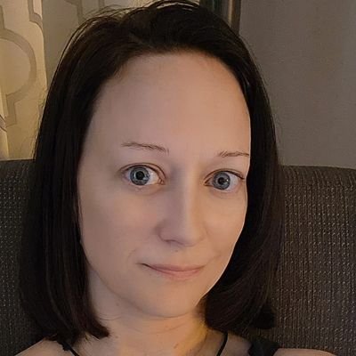 TMcKim78's profile picture. RVT @ Johns Hopkins University 
Horror/Metal/Metalcore
Goth/Horror/Mystery book reader 
Pugs and ferrets ♥️♥️