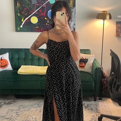 iconicthott's profile picture. When you go low, I go to hell