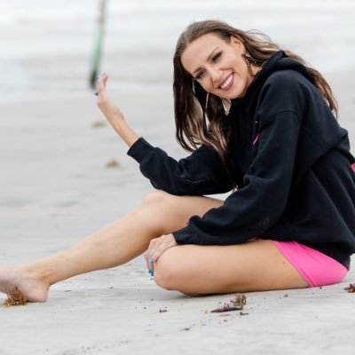 _SamanthaRose_'s profile picture. 90s Girl as heart 💖 Oldest of 10 😱 My siblings are my world, especially after the loss of our mom on 9/13/2020. A piece of us will always be missing 💔