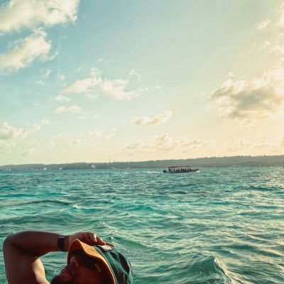 loochapa1's profile picture. Mida su cuarta y párese en ella. #Actitud. 🧘🏾♂️