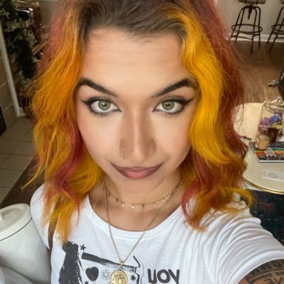 plant grower. girl kisser. grilled cheese enjoyer. lover of words. 25.